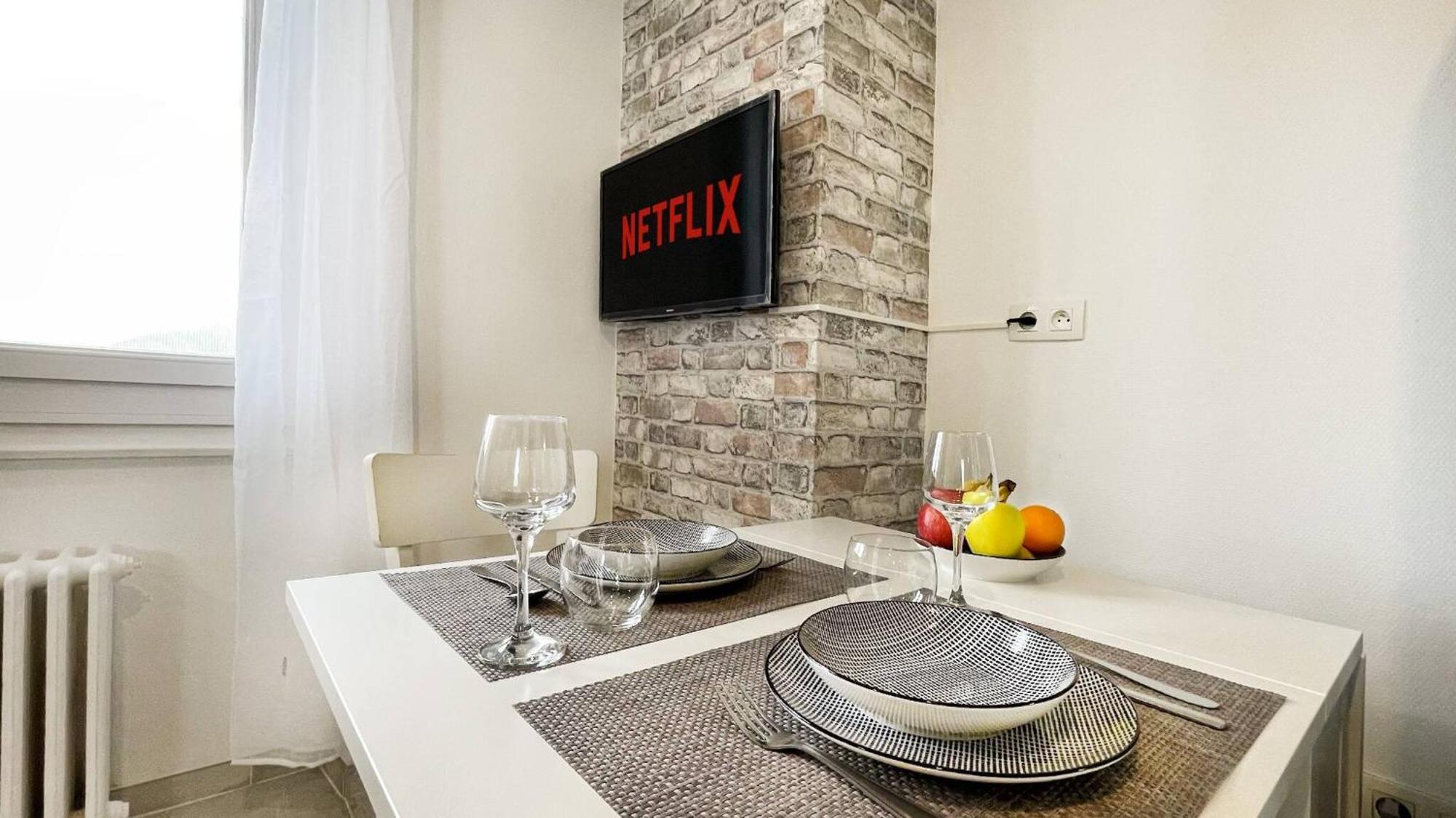 Homey Keola - Parking Prive Gratuit - Aux Portes De Geneve - Au Pied Du Tram - Appartement Avec 1 Chambre Et Un Grand Salon Avec Un Canape-Lit Ambilly Exterior foto